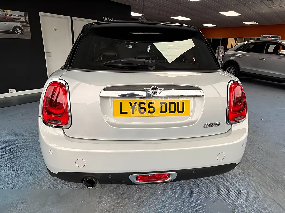 Used 2015 MINI Hatch Cooper Silver - Interior and Exterior details 8
