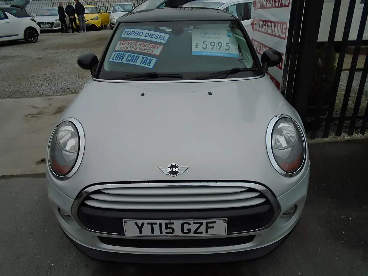Used 2015 MINI Hatch Cooper Silver - Interior and Exterior details 3