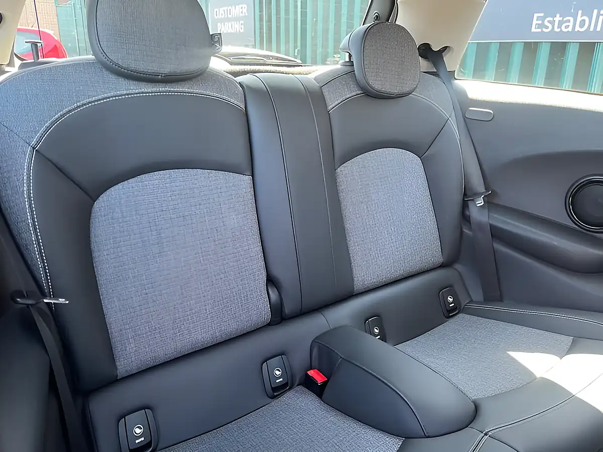 Used 2015 MINI Hatch Cooper Silver - Interior and Exterior details 18