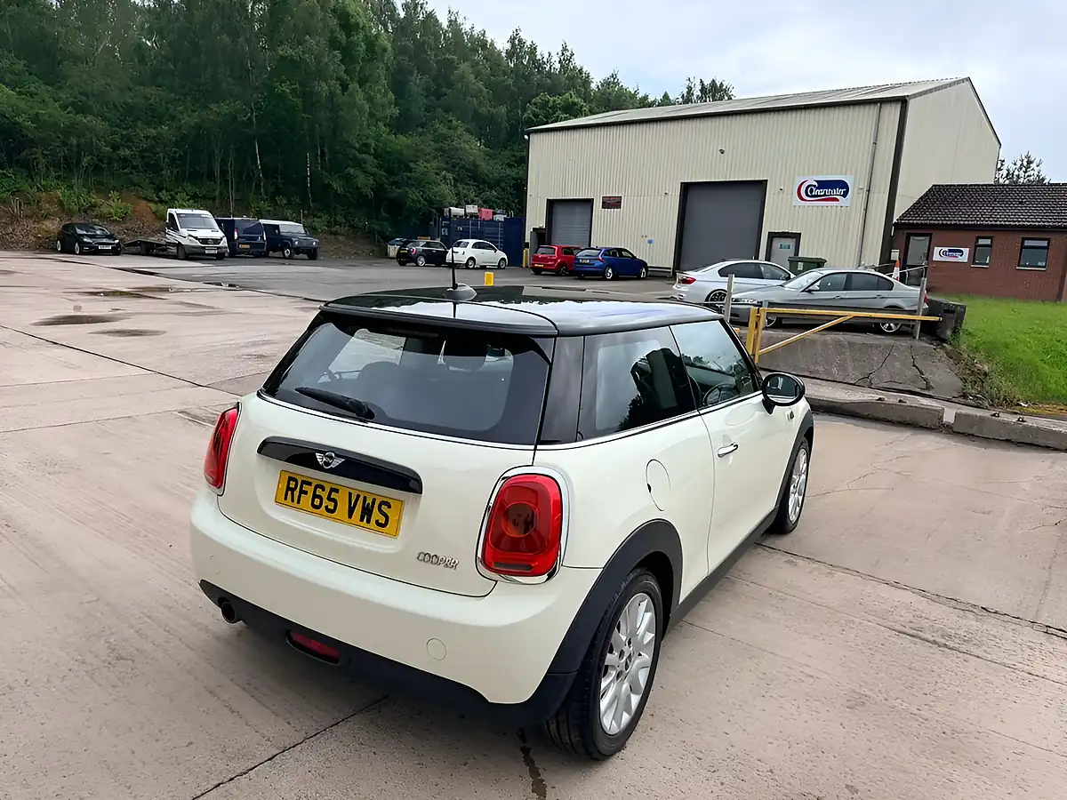 Used 2015 MINI Hatch Cooper White - Interior and Exterior details 10