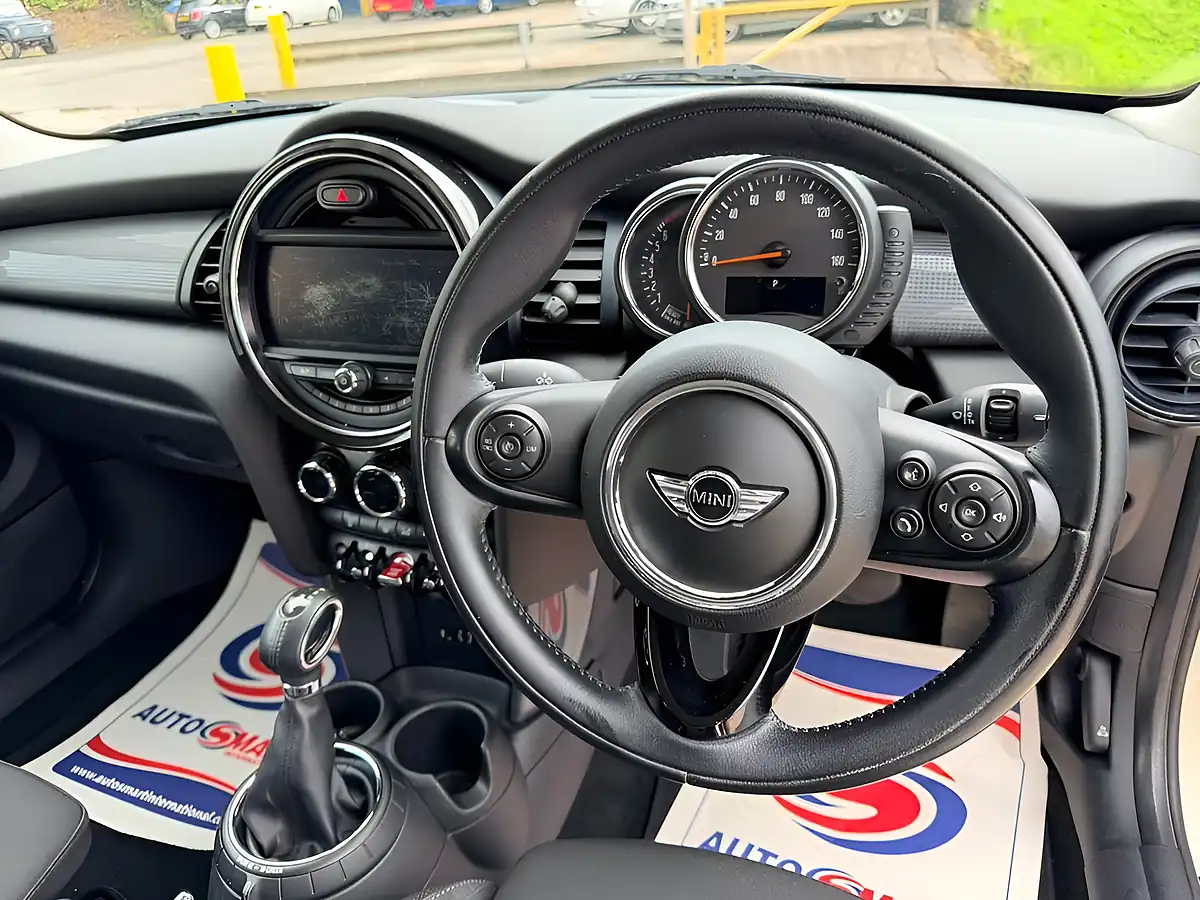 Used 2015 MINI Hatch Cooper White - Interior and Exterior details 15