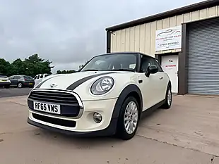 Used 2015 MINI Hatch Cooper White - Interior and Exterior details 4