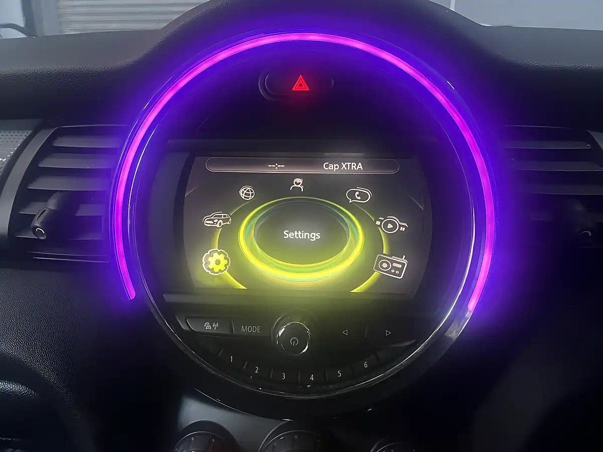 Used 2015 MINI Hatch Cooper White - Interior and Exterior details 17