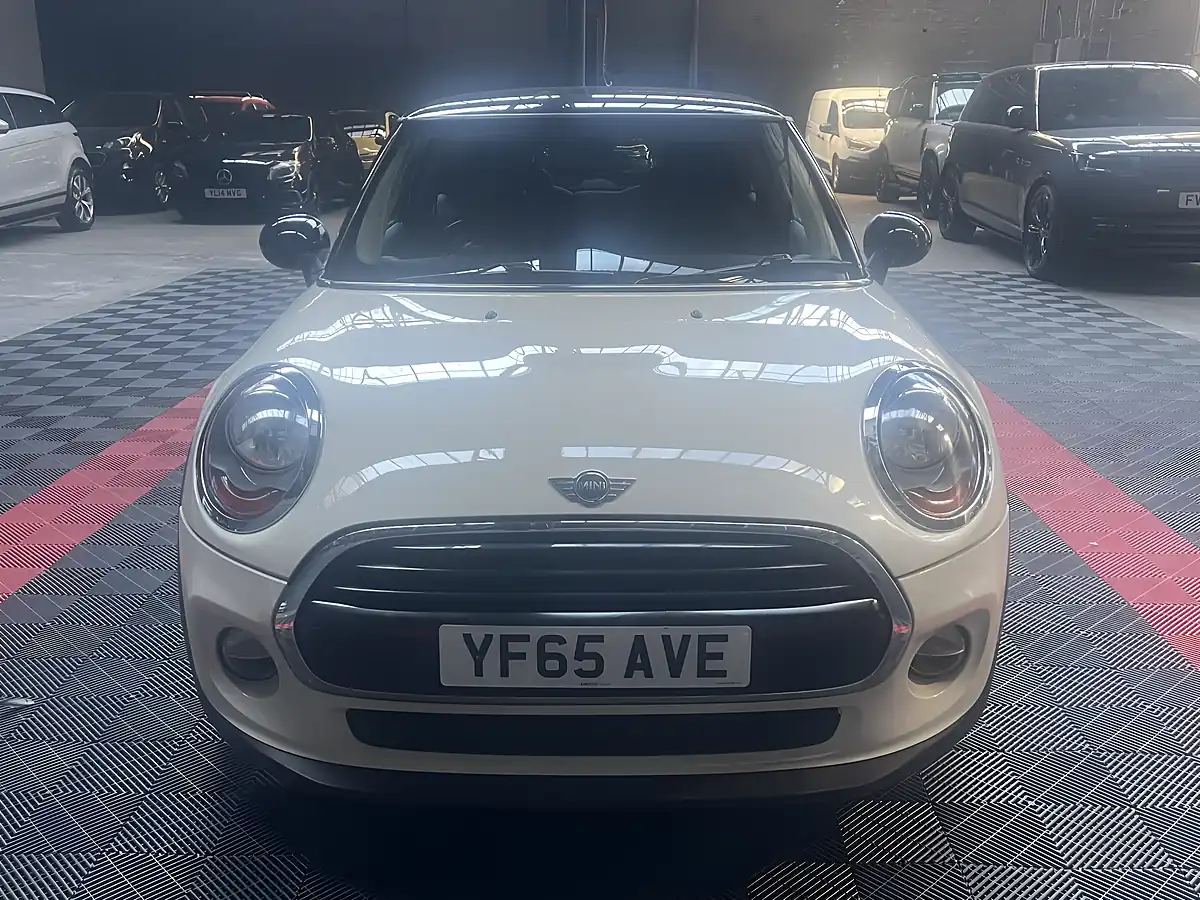 Used 2015 MINI Hatch Cooper White - Interior and Exterior details 2