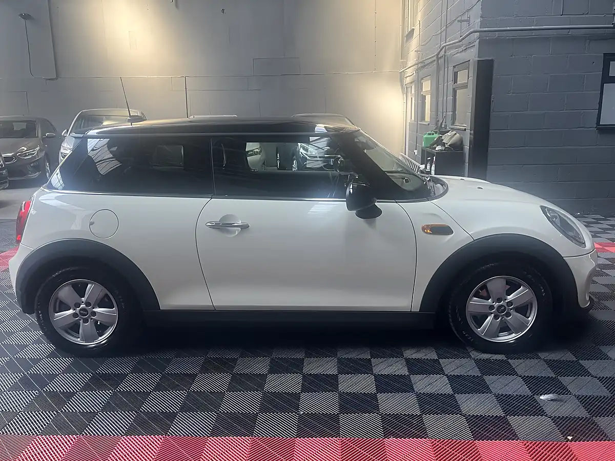 Used 2015 MINI Hatch Cooper White - Interior and Exterior details 3