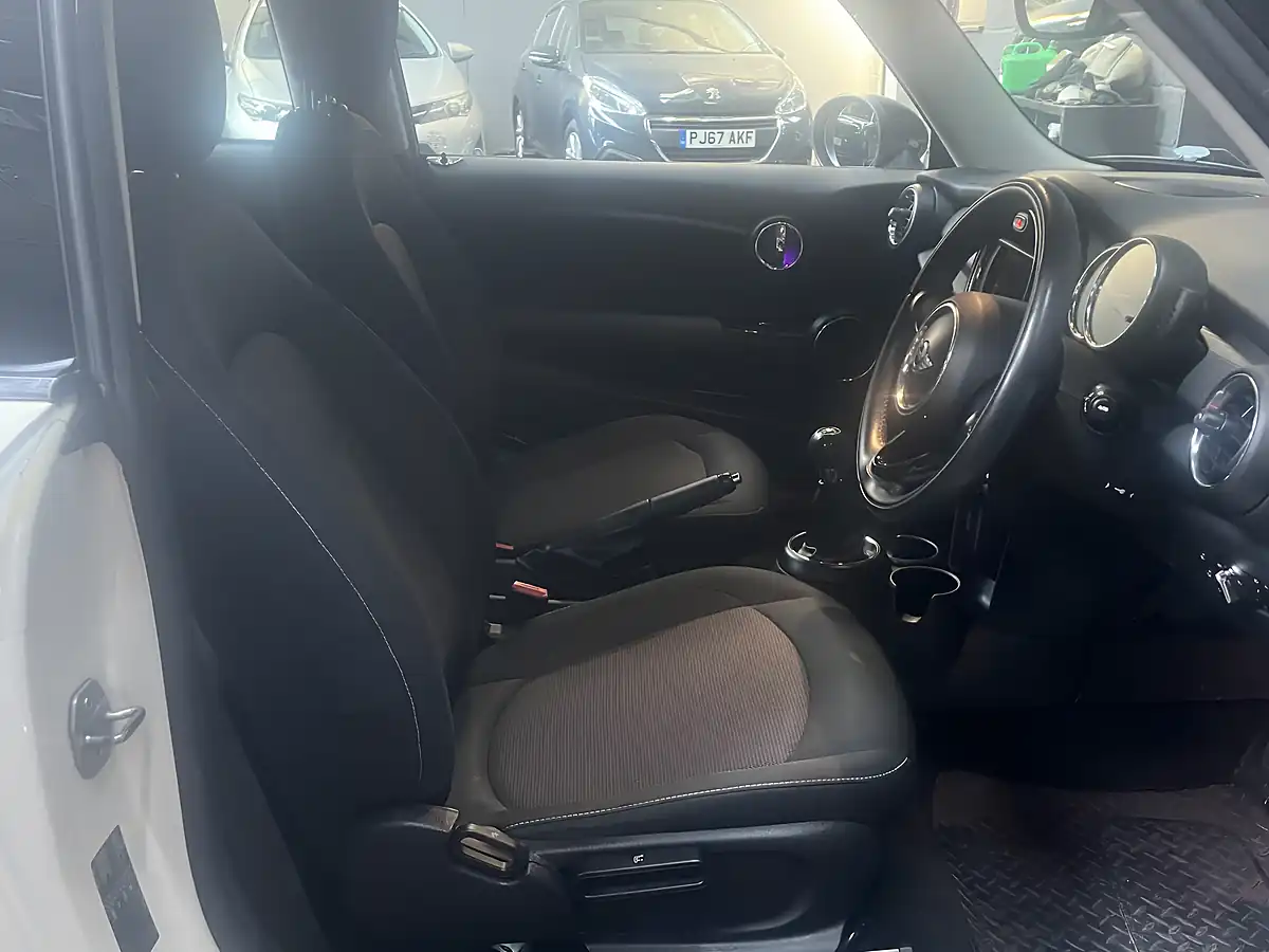 Used 2015 MINI Hatch Cooper White - Interior and Exterior details 9