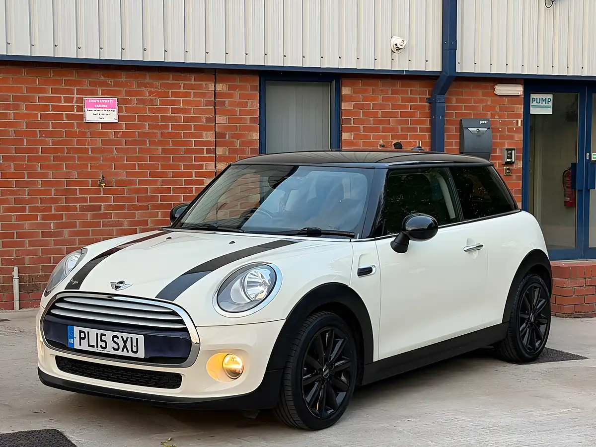 Used 2015 MINI Hatch Cooper White - Front View