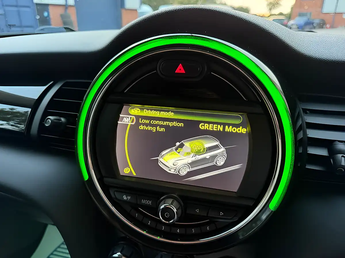 Used 2015 MINI Hatch Cooper White - Interior and Exterior details 13