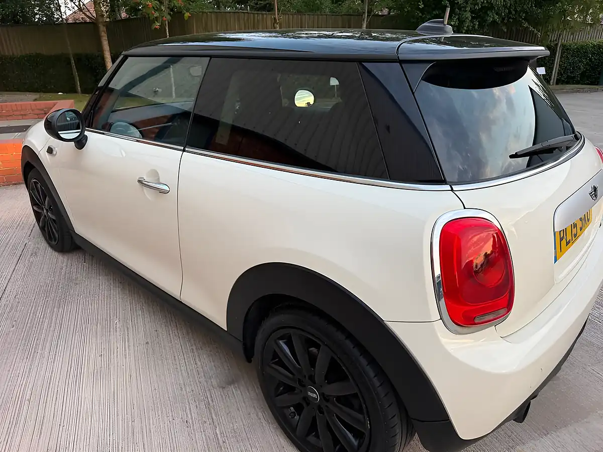 Used 2015 MINI Hatch Cooper White - Interior and Exterior details 17