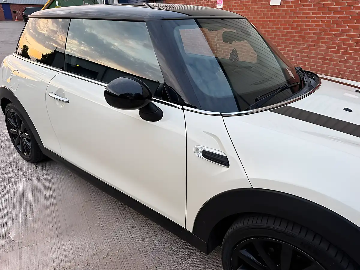 Used 2015 MINI Hatch Cooper White - Interior and Exterior details 18