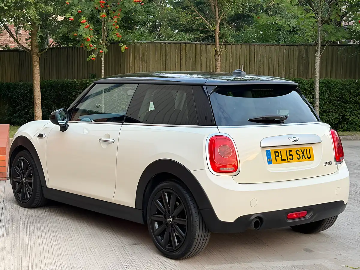 Used 2015 MINI Hatch Cooper White - Interior and Exterior details 3