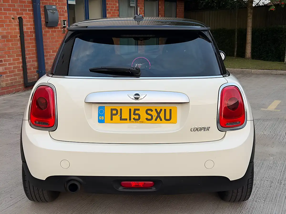 Used 2015 MINI Hatch Cooper White - Interior and Exterior details 4