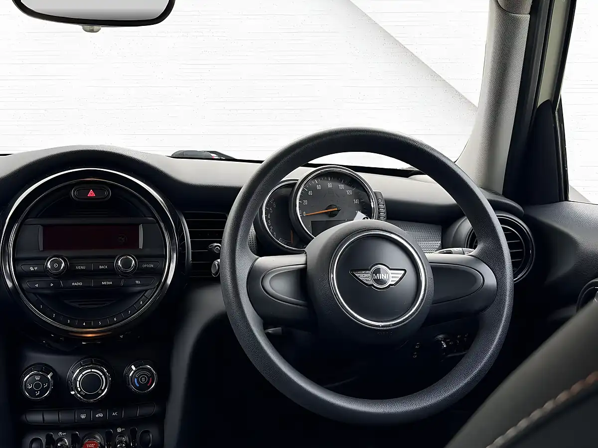 Used 2015 MINI Hatch Cooper White - Interior and Exterior details 12