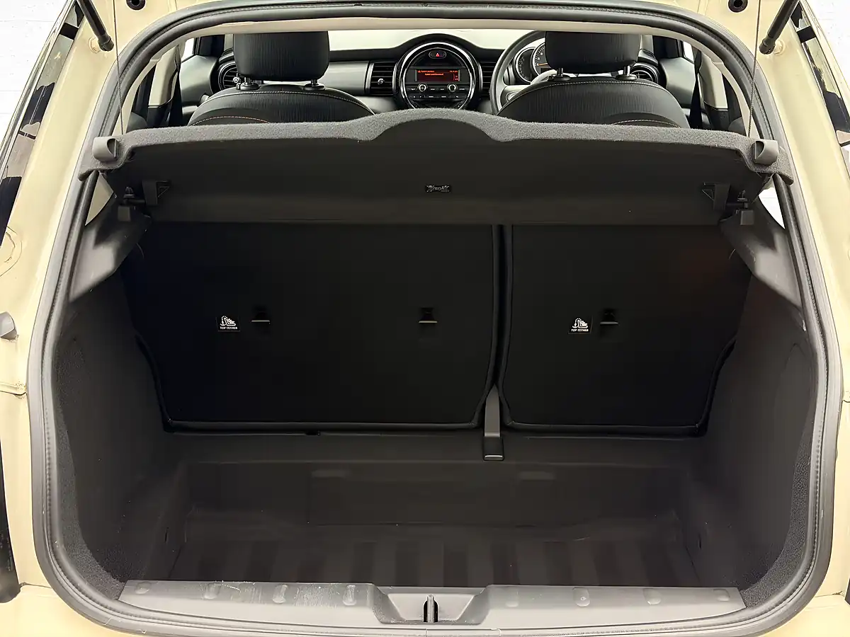 Used 2015 MINI Hatch Cooper White - Interior and Exterior details 14