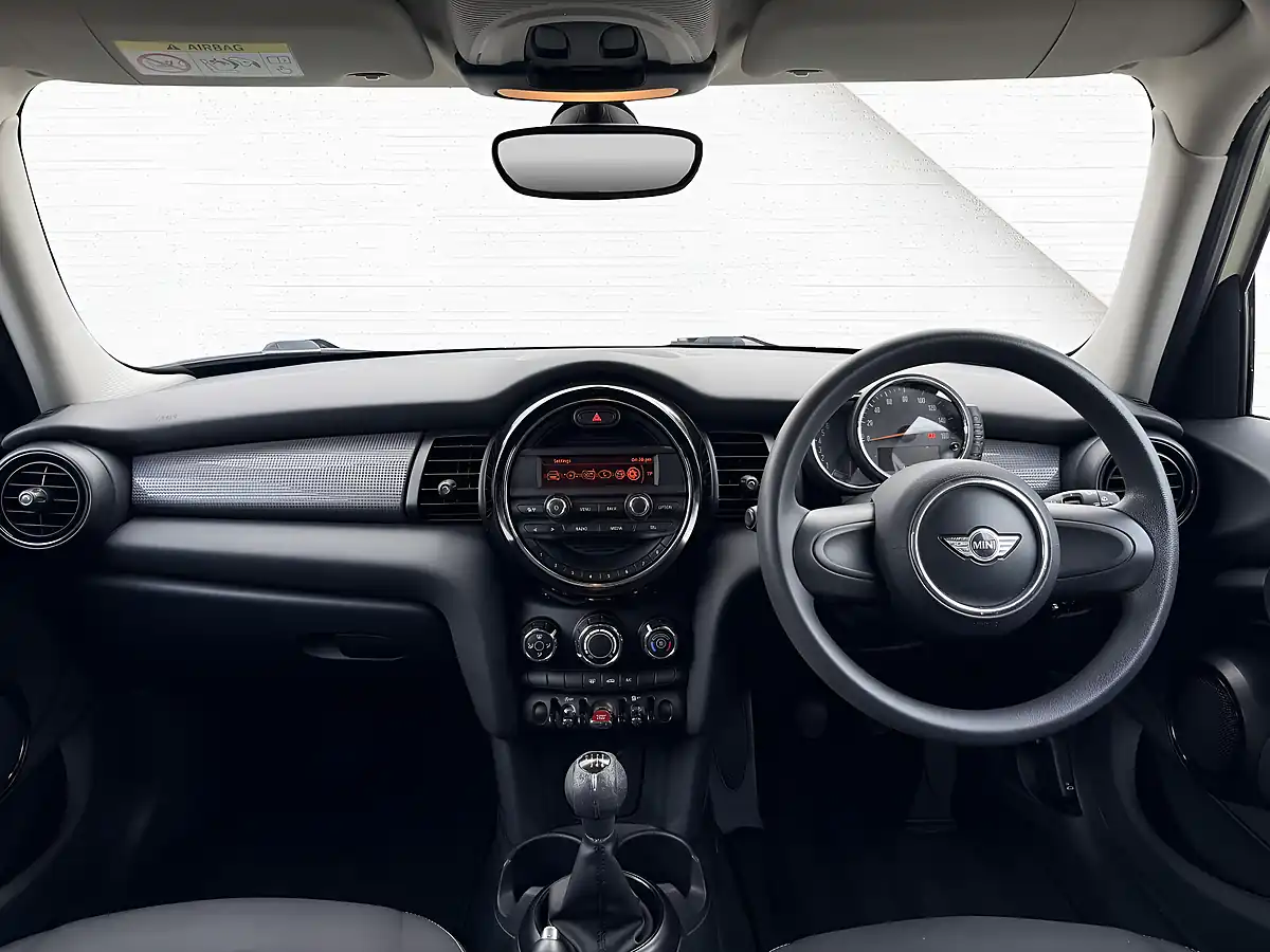 Used 2015 MINI Hatch Cooper White - Interior and Exterior details 5