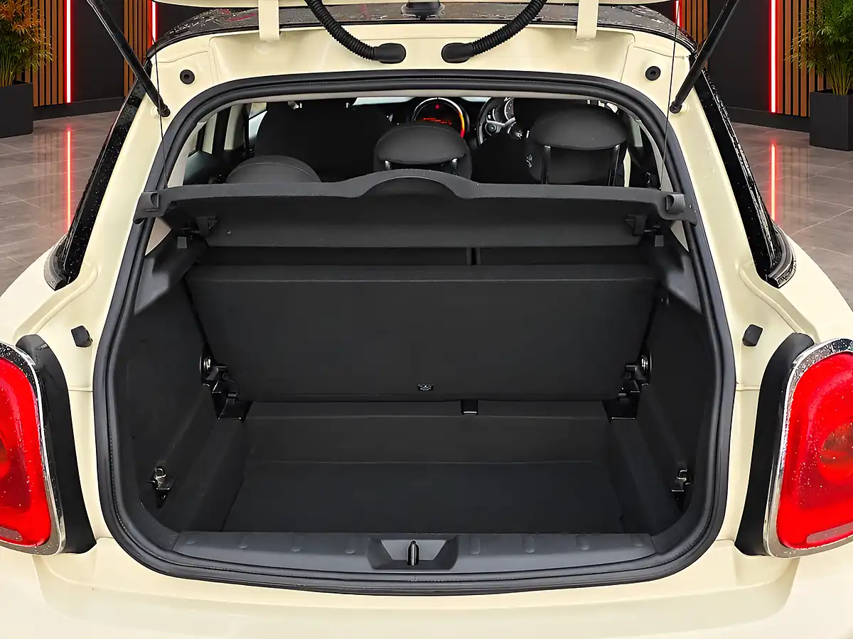 Used 2015 MINI Hatch Cooper White - Interior and Exterior details 13