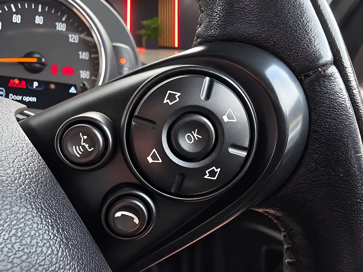 Used 2015 MINI Hatch Cooper White - Interior and Exterior details 15