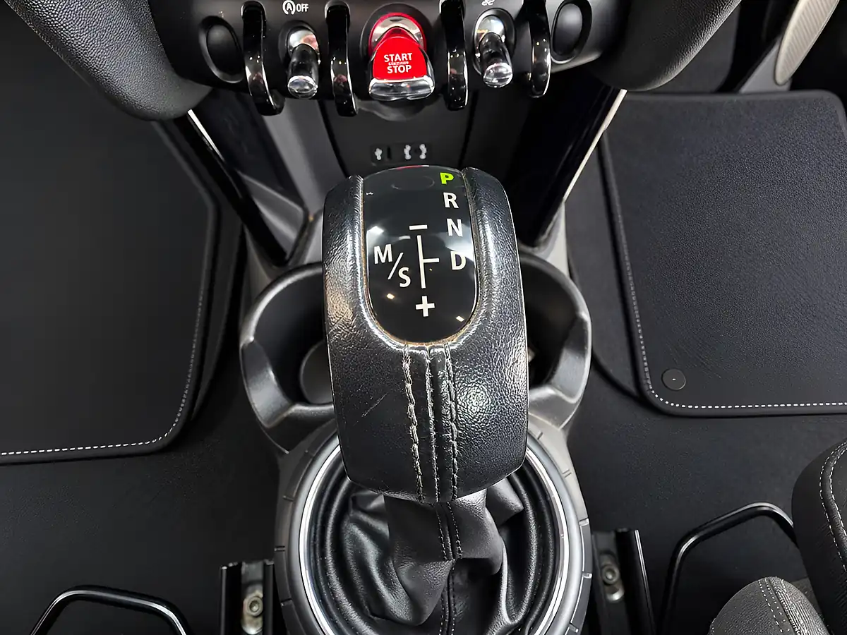 Used 2015 MINI Hatch Cooper White - Interior and Exterior details 7