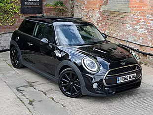 Used 2015 MINI Hatch One Black - Interior and Exterior details 4
