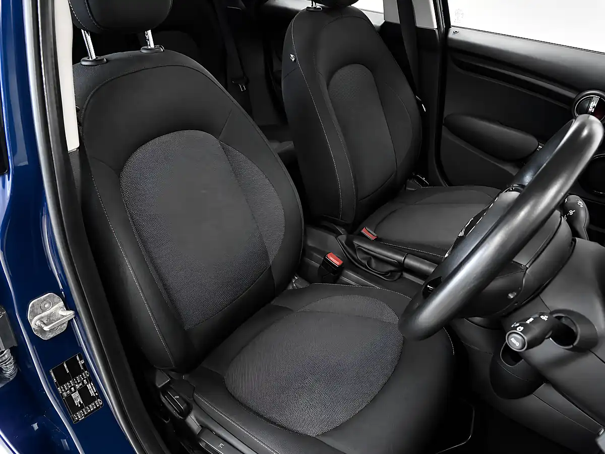 Used 2015 MINI Hatch One Blue - Interior and Exterior details 11