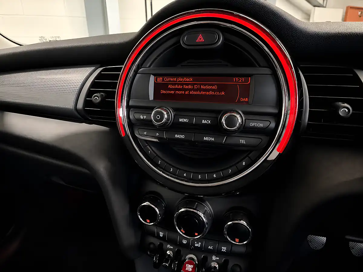 Used 2015 MINI Hatch One Blue - Interior and Exterior details 13