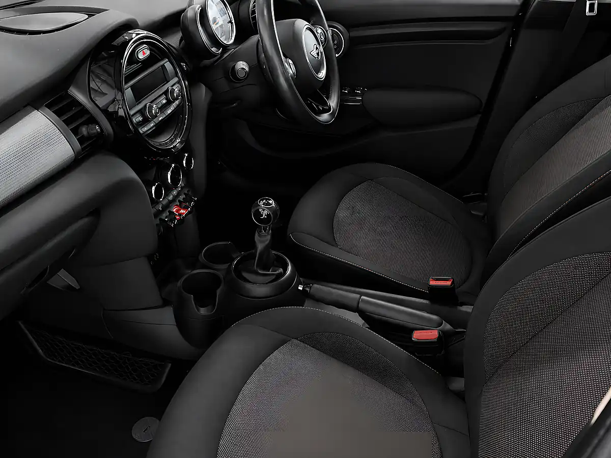 Used 2015 MINI Hatch One Blue - Interior and Exterior details 17