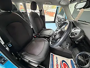 Used 2015 MINI Hatch One Blue - Interior and Exterior details 10