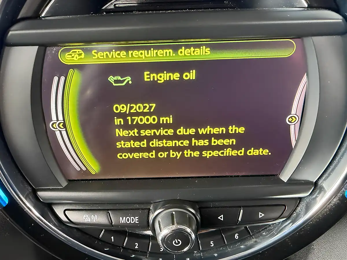 Used 2015 MINI Hatch One Blue - Interior and Exterior details 13