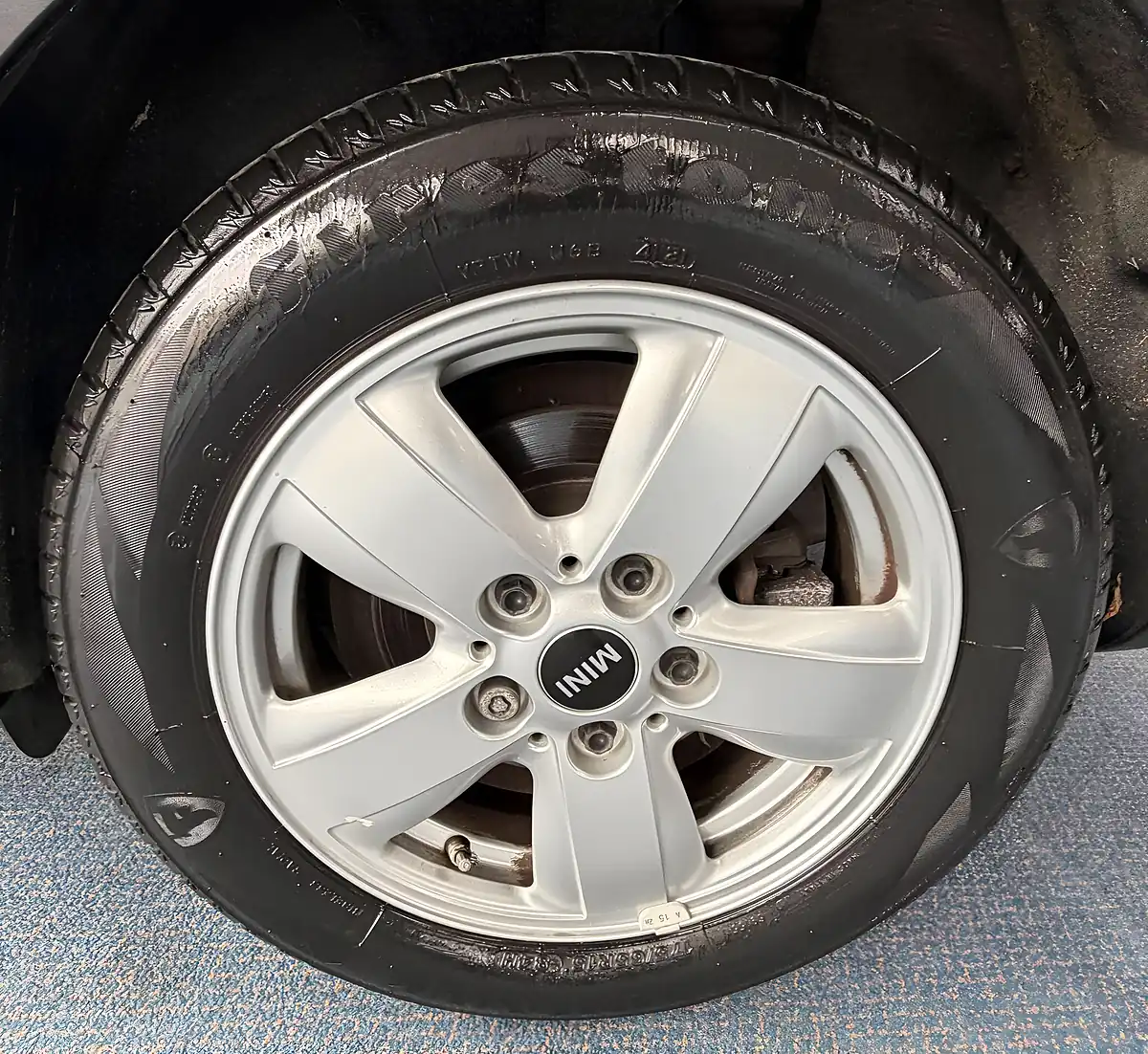 Used 2015 MINI Hatch One Blue - Interior and Exterior details 17
