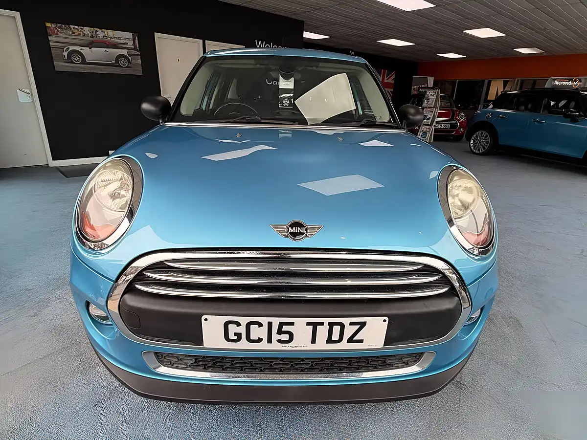 Used 2015 MINI Hatch One Blue - Interior and Exterior details 4