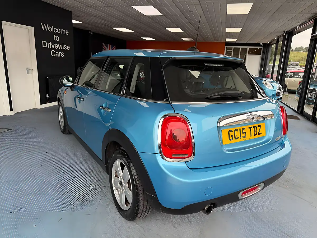 Used 2015 MINI Hatch One Blue - Interior and Exterior details 7