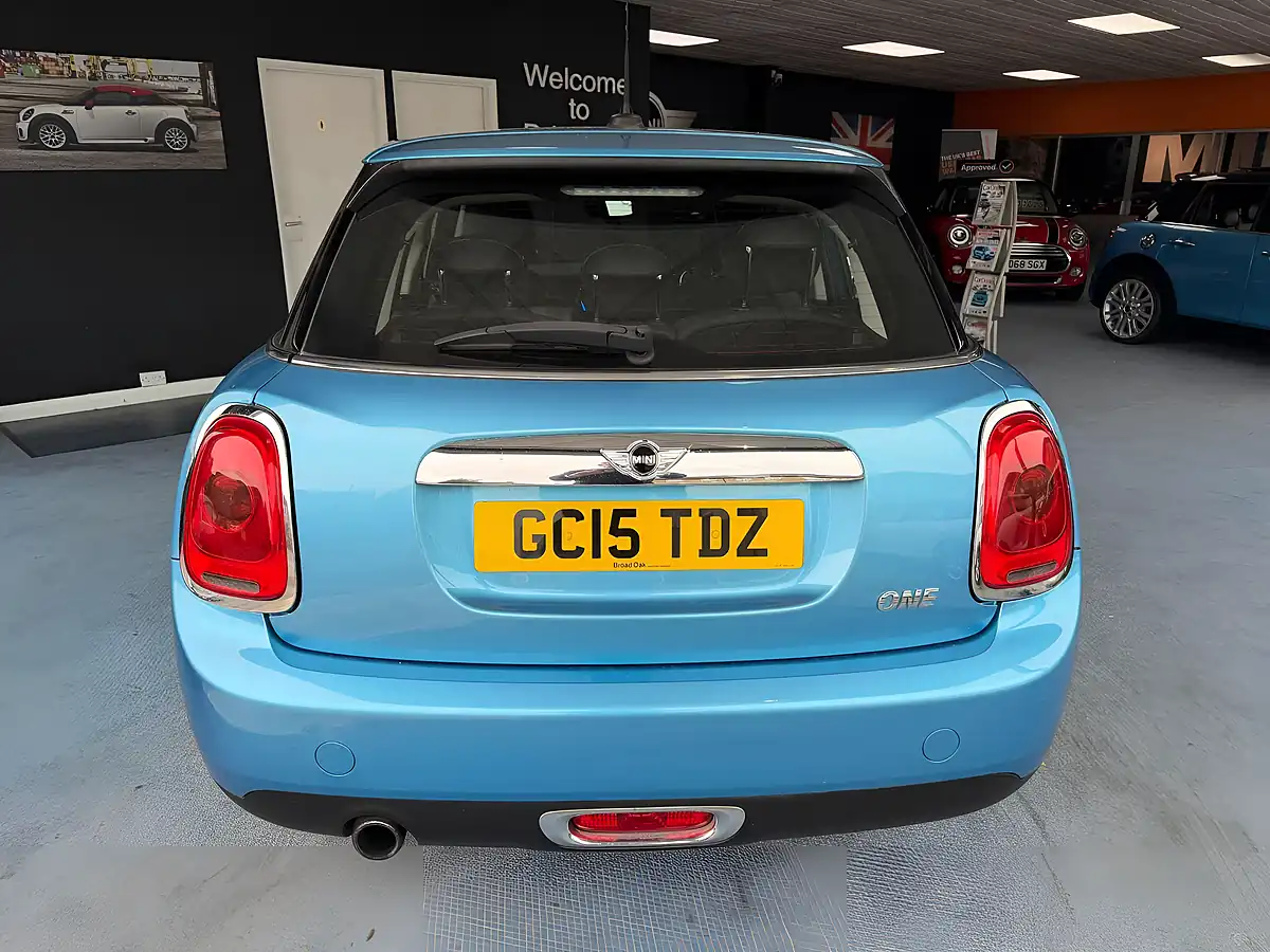 Used 2015 MINI Hatch One Blue - Interior and Exterior details 8