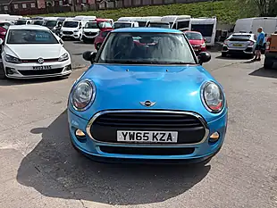 Used 2015 MINI Hatch One Blue - Interior and Exterior details 4