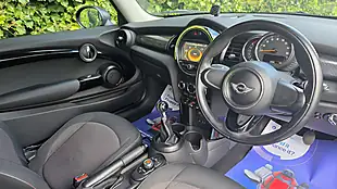 Used 2015 MINI Hatch One Deep Blue - Interior and Exterior details 11