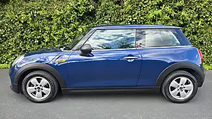 Used 2015 MINI Hatch One Deep Blue - Interior and Exterior details 2