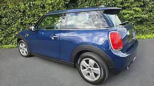 Used 2015 MINI Hatch One Deep Blue - Interior and Exterior details 3