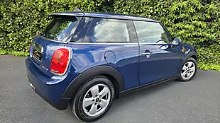 Used 2015 MINI Hatch One Deep Blue - Interior and Exterior details 5
