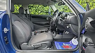 Used 2015 MINI Hatch One Deep Blue - Interior and Exterior details 9