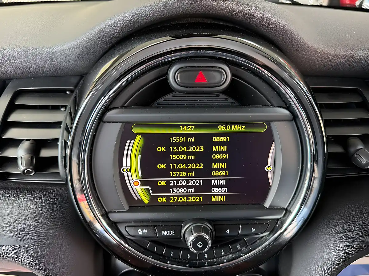 Used 2015 MINI Hatch One Iced Chocolate - Interior and Exterior details 13