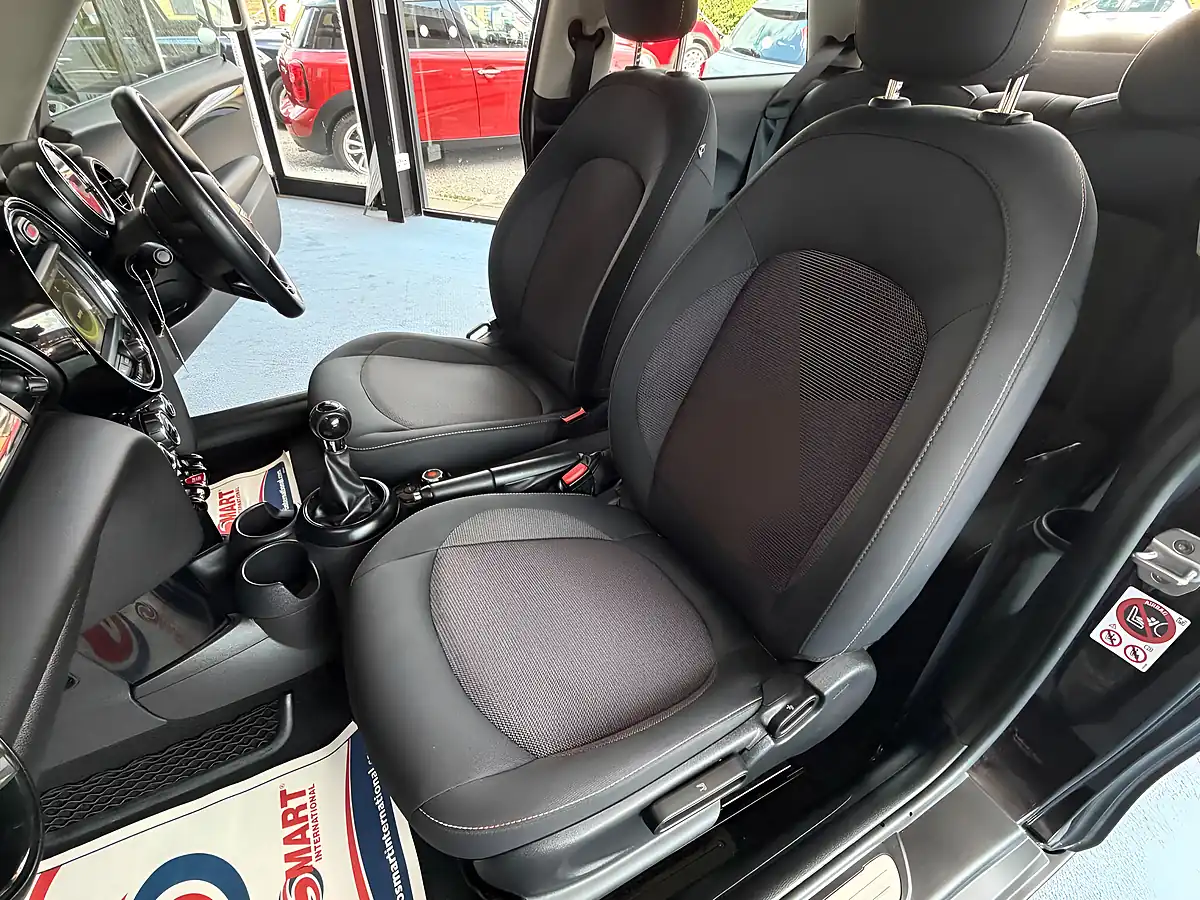 Used 2015 MINI Hatch One Iced Chocolate - Interior and Exterior details 15
