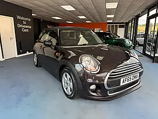 Used 2015 MINI Hatch One Iced Chocolate - Interior and Exterior details 3