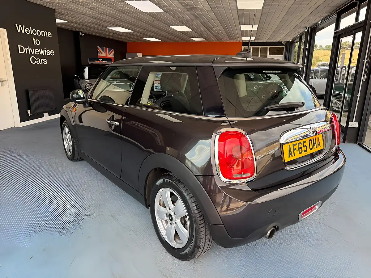 Used 2015 MINI Hatch One Iced Chocolate - Interior and Exterior details 7