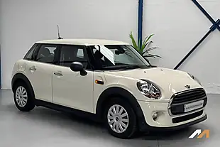Used 2015 MINI Hatch One Pepper White - Interior and Exterior details 19
