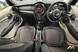 Used 2015 MINI Hatch One Pepper White - Interior and Exterior details 3