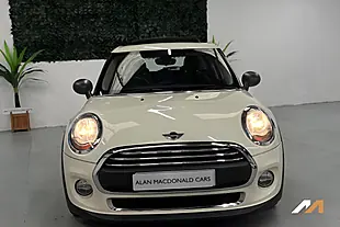 Used 2015 MINI Hatch One Pepper White - Interior and Exterior details 19