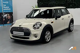 Used 2015 MINI Hatch One Pepper White - Interior and Exterior details 5