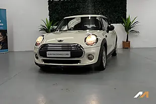 Used 2015 MINI Hatch One Pepper White - Interior and Exterior details 8