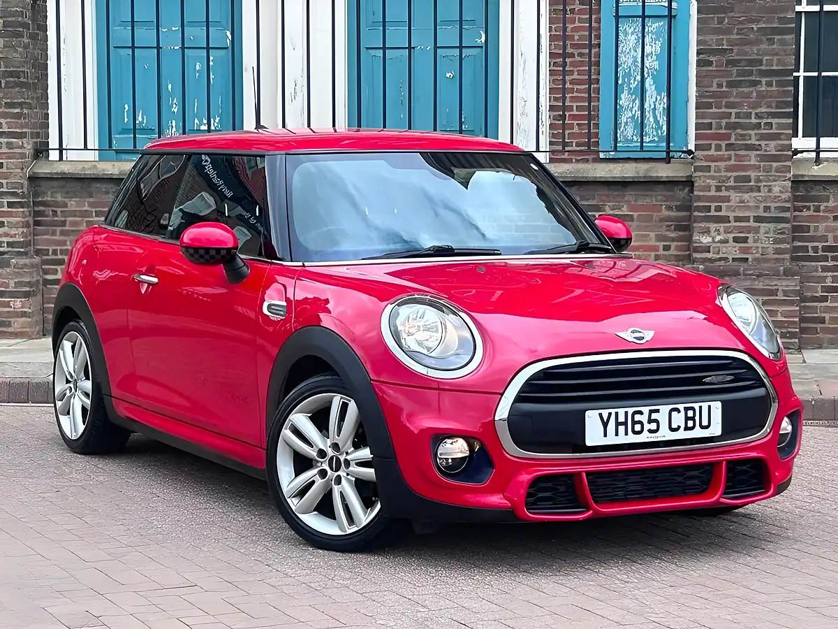 Used 2015 MINI Hatch One Red - Front View