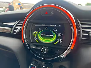 Used 2015 MINI Hatch One Red - Interior and Exterior details 15
