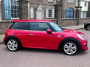 Used 2015 MINI Hatch One Red - Interior and Exterior details 2